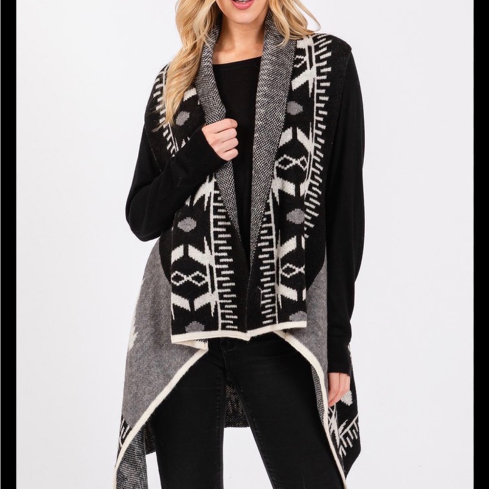 Chic Black and Gray Patterned Women's Sweater Vest